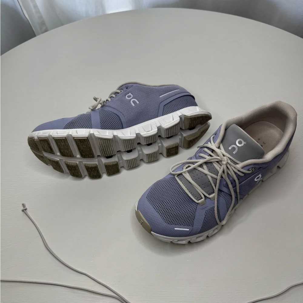On Cloud Women's Athletic Shoes in Purple and White - Picture 4 of 7